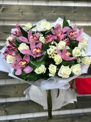 Букет цветов из: Розы и Хризантемы в Воротынец