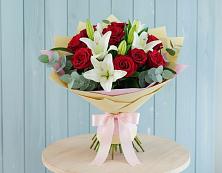 Букет цветов из:  Лилии и Розы в Воротынец