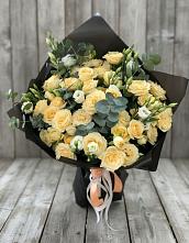 Букет цветов из:  Розы и Лизиантусы в Воротынец