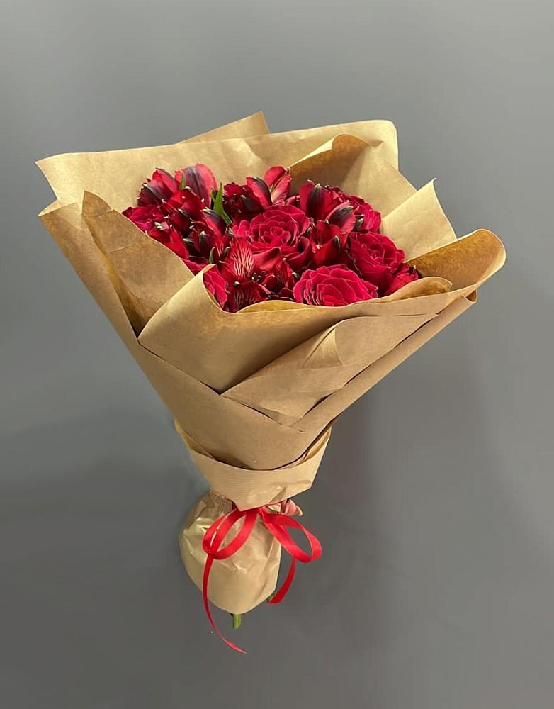 Букет цветов из: Альстромерии и Розы в Воротынец