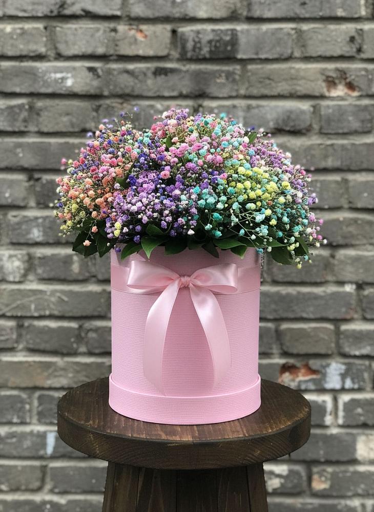 Цветочная композиция из Гипсофила и Розы в шляпной коробке в Воротынец