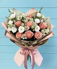 Букет цветов из:  Розы, Альстромерии и Лизиантусы в Воротынец