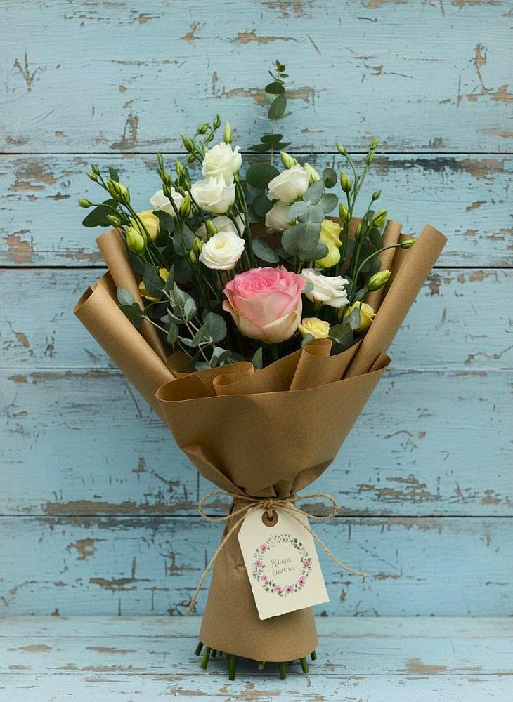 Букет цветов из: Розы и Лизиантусы в Воротынец