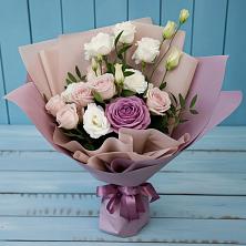 Букет цветов из:  Розы и Лизиантусы в Воротынец