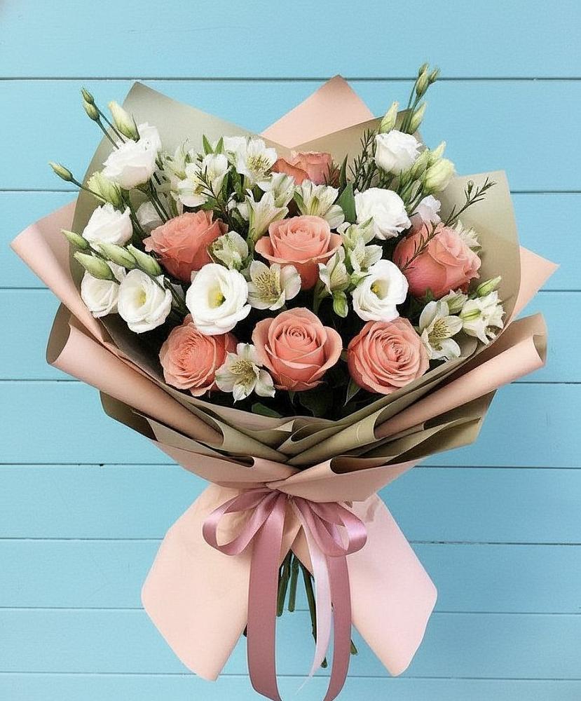 Букет цветов из: Розы, Альстромерии и Лизиантусы в Воротынец