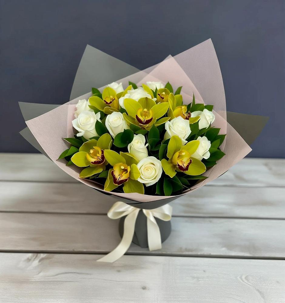 Букет цветов из: Орхидеи и Розы в Воротынец