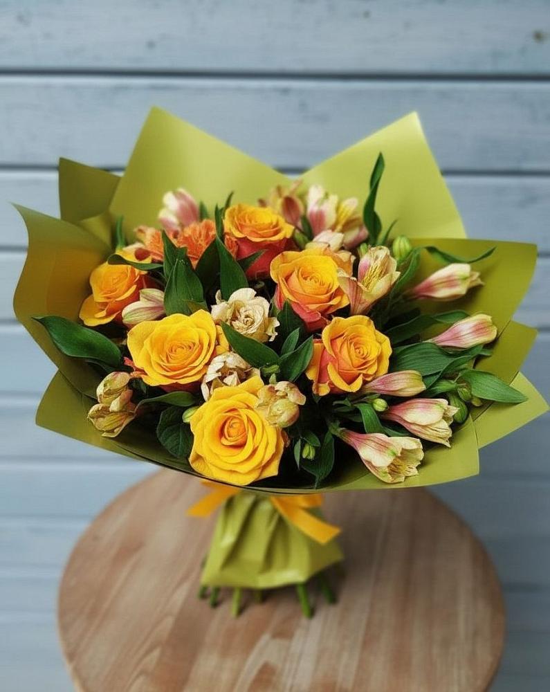 Букет цветов из: Альстромерии и Розы в Воротынец
