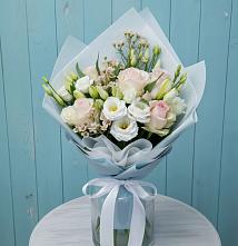 Букет цветов из:  Розы и Лизиантусы в Воротынец