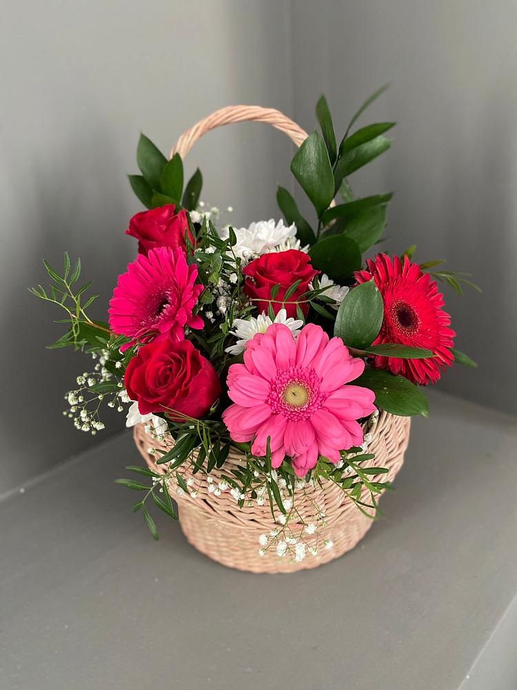 Цветочная композиция из Розы, Хризантемы и Герберы в корзине в Воротынец